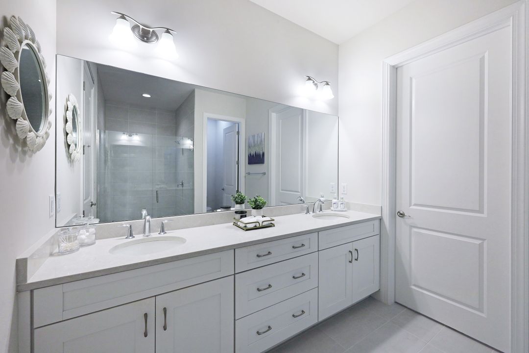 9004 Mayreau Way, Naples, FL