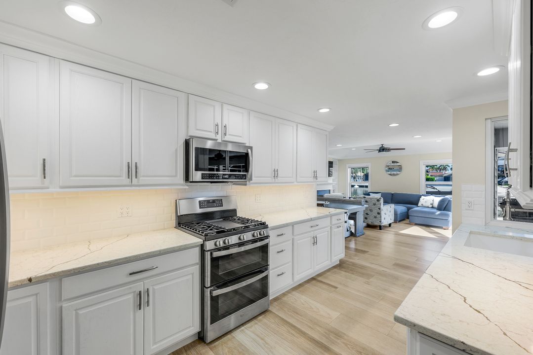 427 Nassau Ct, Marco Island, FL 34145