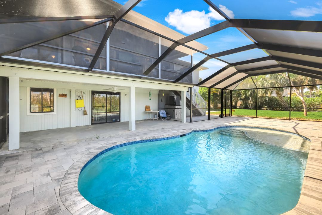 647 Rabbit Rd, Sanibel, FL 33957
