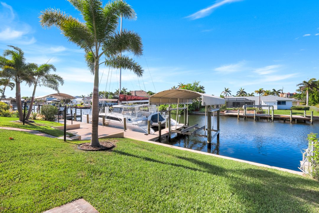1528 SW 52nd Ln, Cape Coral, FL 33914