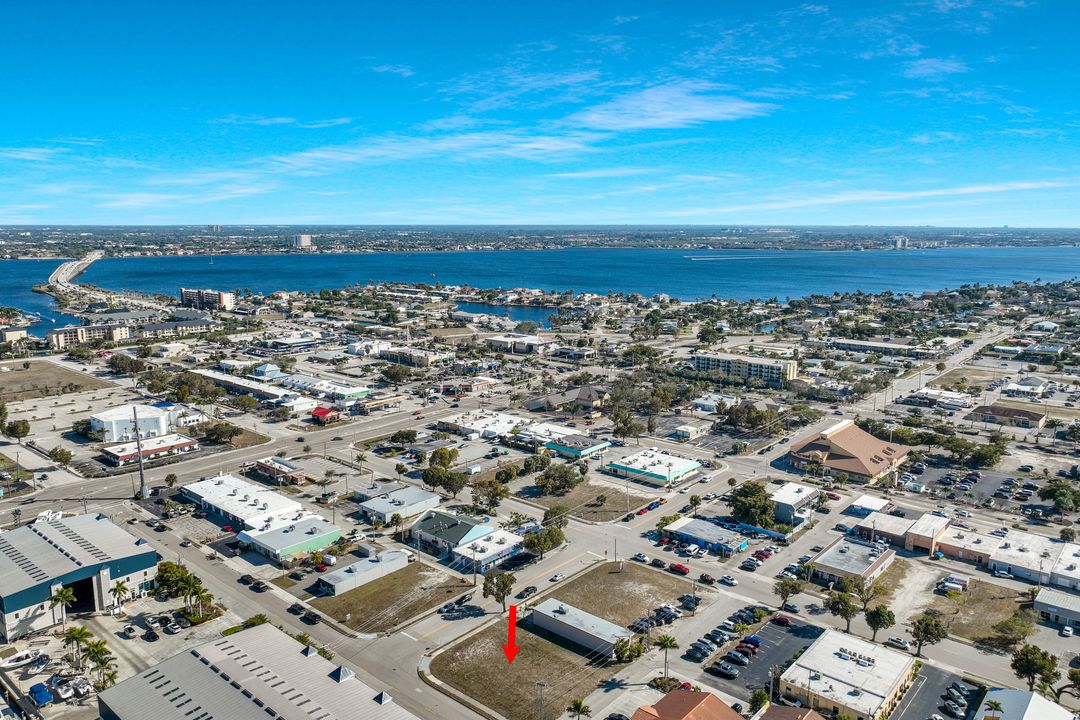 4632 SE 15th Ave, Cape Coral, FL 33904