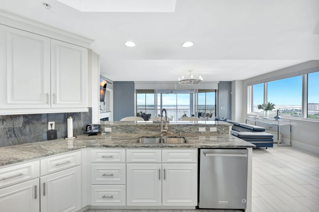 2104 W First St #1404, Fort Myers, FL 33901