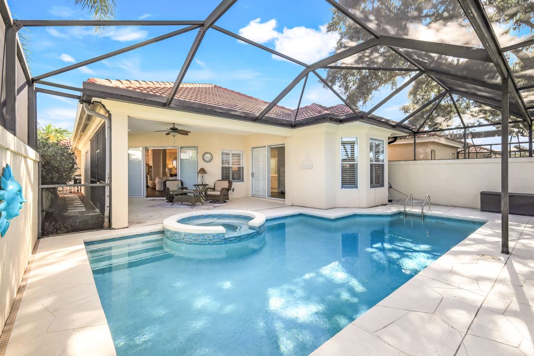 915 Fountain Run, Naples, FL 34119