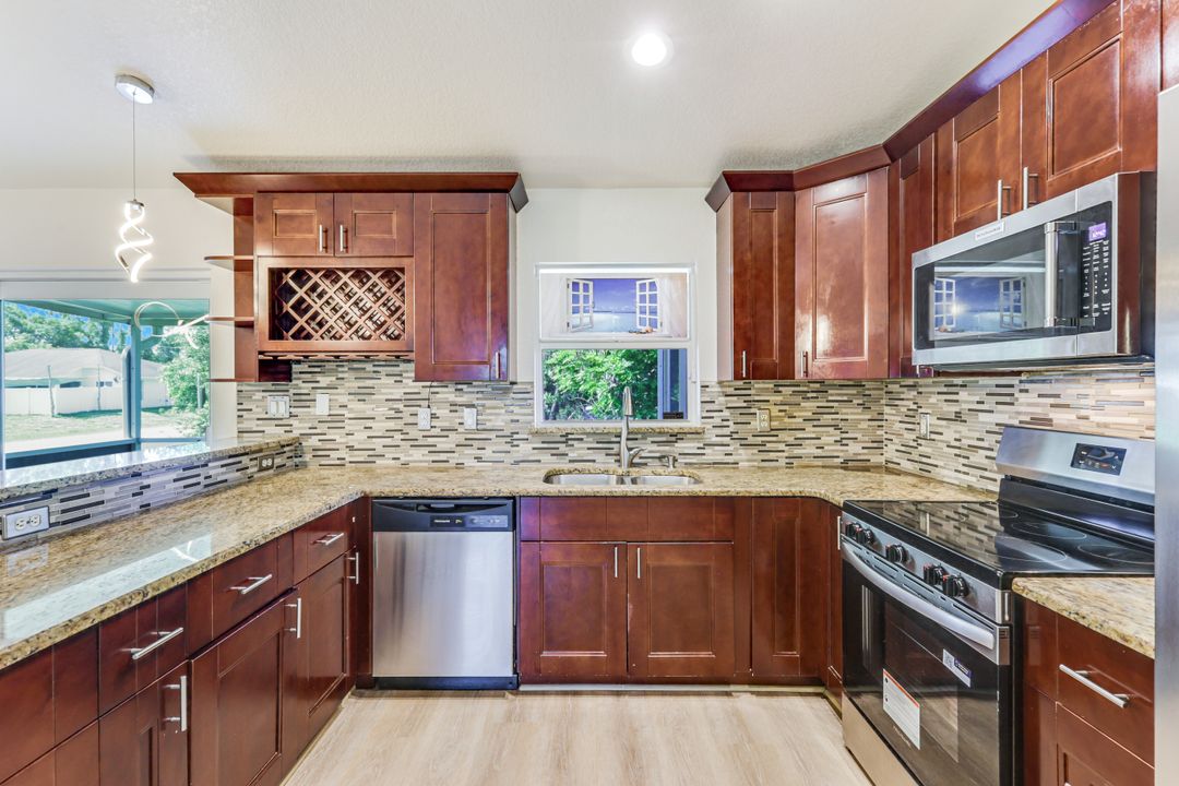 5201 4th St W, Lehigh Acres, FL 33971