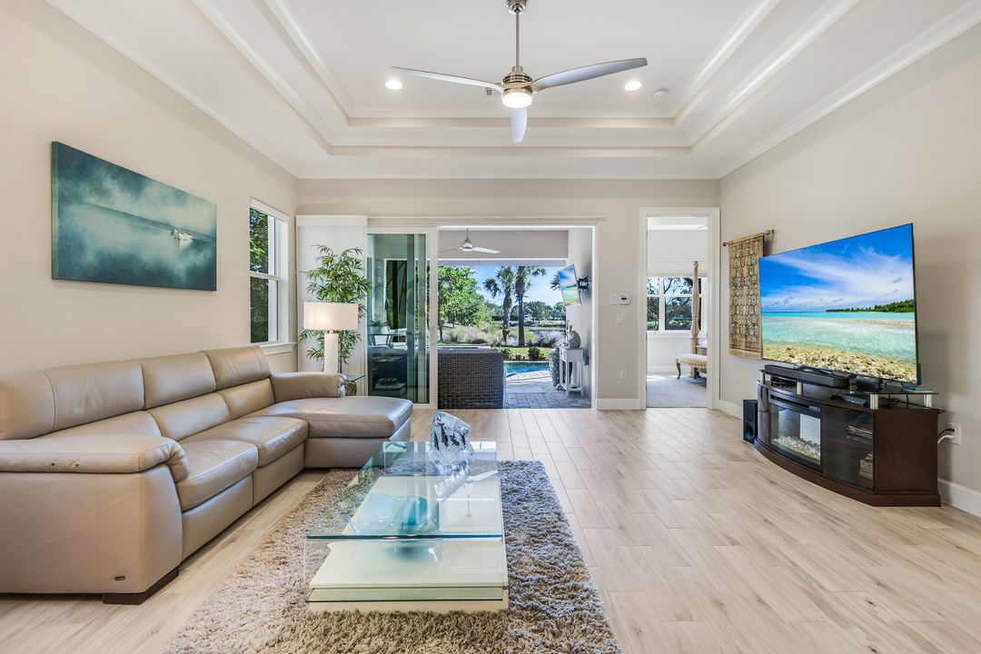 5802 Haiti Dr, Naples, FL 34112