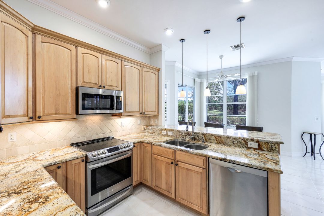 1940 Timberline Dr, Naples, FL 34109