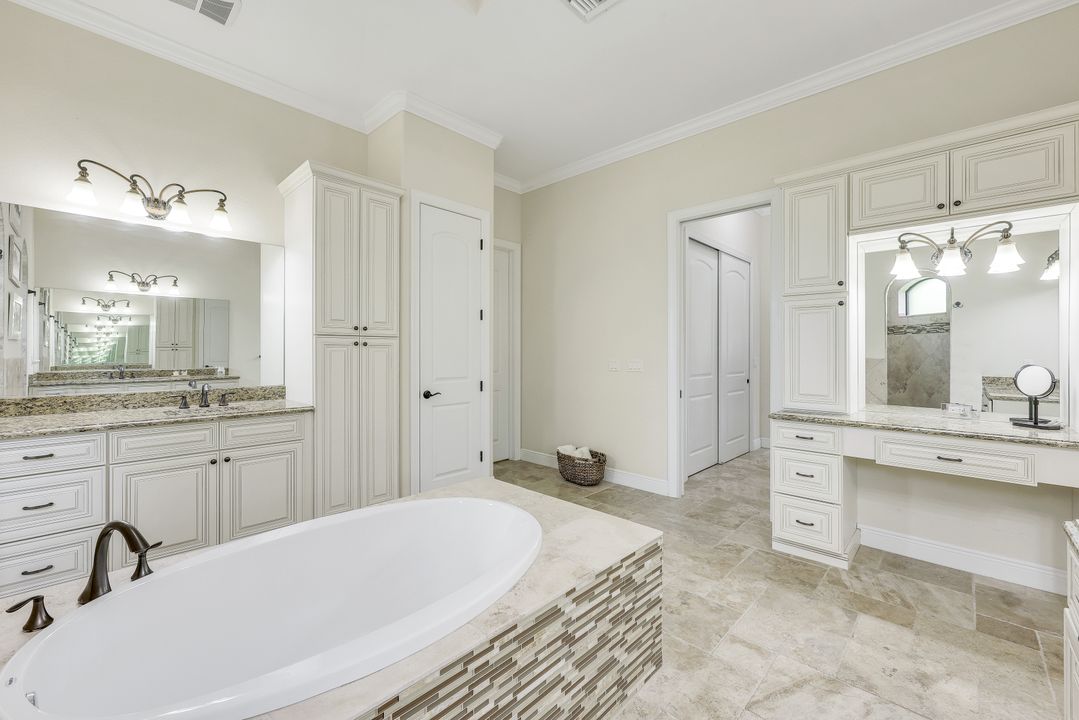 5858 Harbour Preserve Cir, Cape Coral, FL 33914