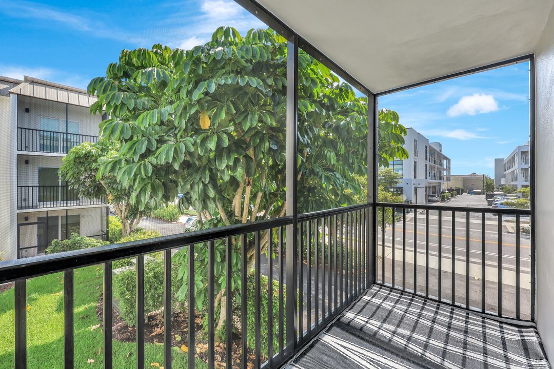 766 Central Ave #207, Naples, FL 34102