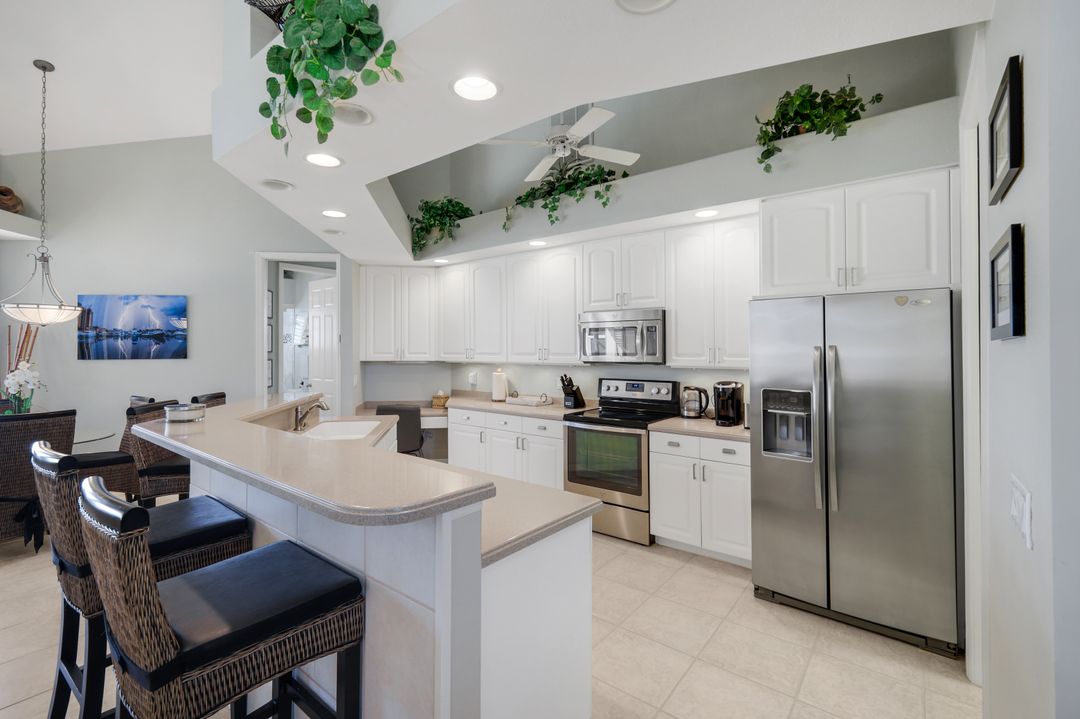 2014 Cape Coral Pkwy W, Cape Coral, FL 33914