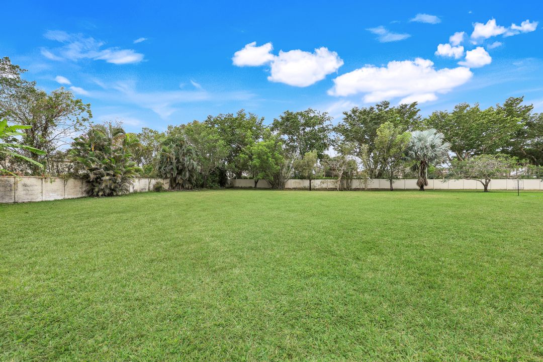 7234 Mill Pond Cir, Naples, FL 34109