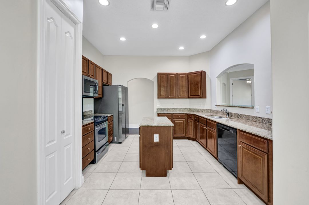 1338 Corso Palermo Ct #4, Naples, FL 34105