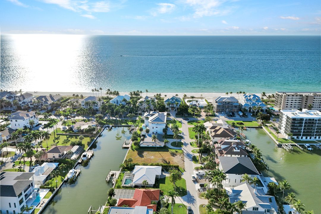 112 Seabreeze Ave, Naples, FL 34108