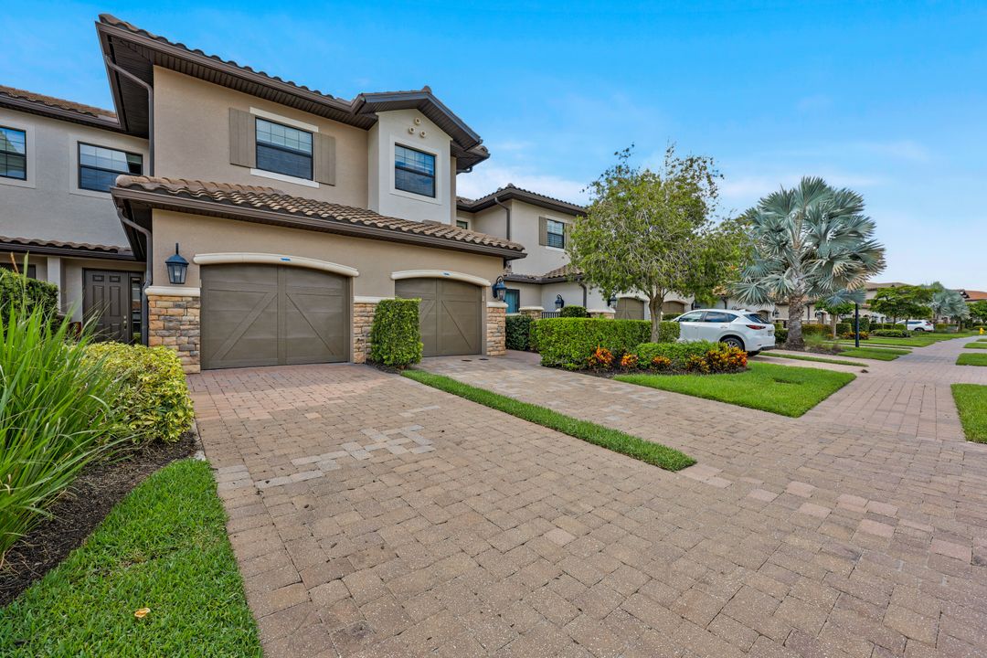 9672 Montelanico Loop #203, Naples, FL 34119
