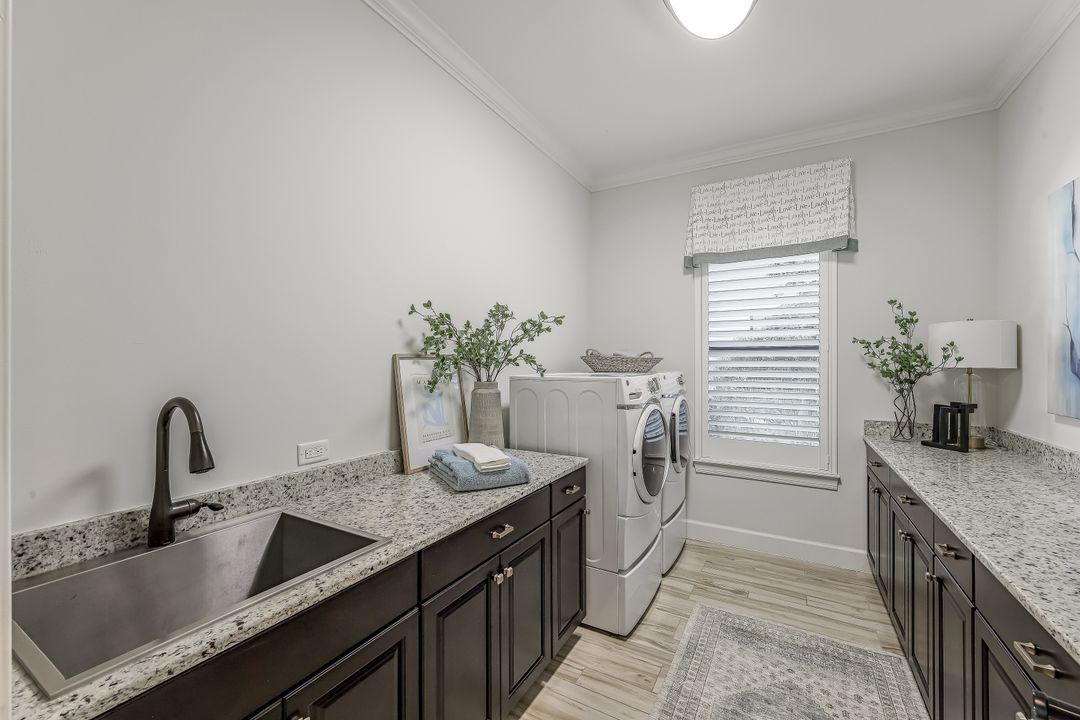 9071 Sorreno Ct, Naples, FL 34119