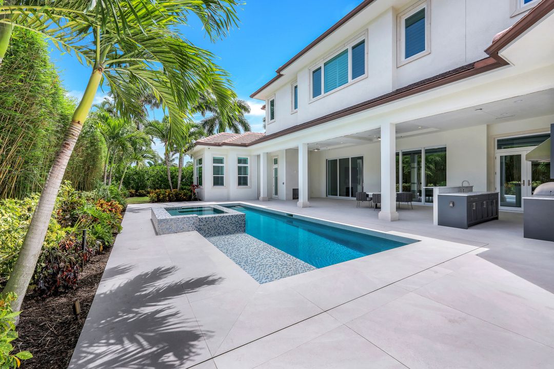 569 Neapolitan Way, Naples, FL 34103