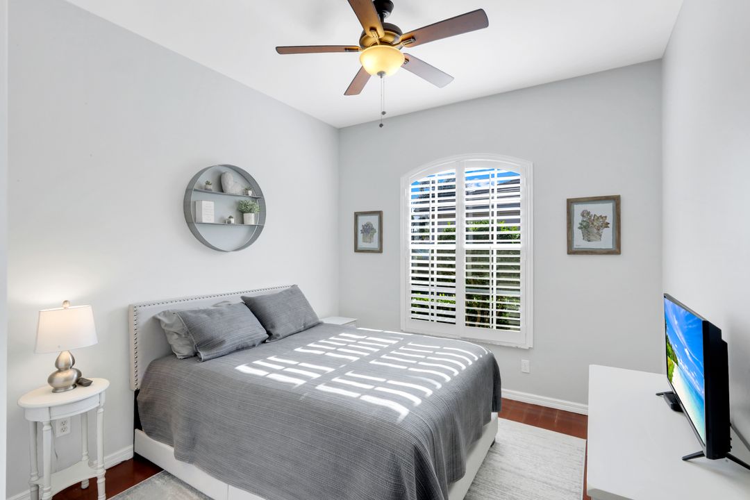 12694 Fox Ridge Dr, Bonita Springs, FL 34135