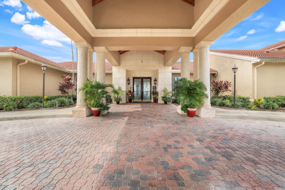 6635 Huntington Lakes Cir #202, Naples, FL 34119