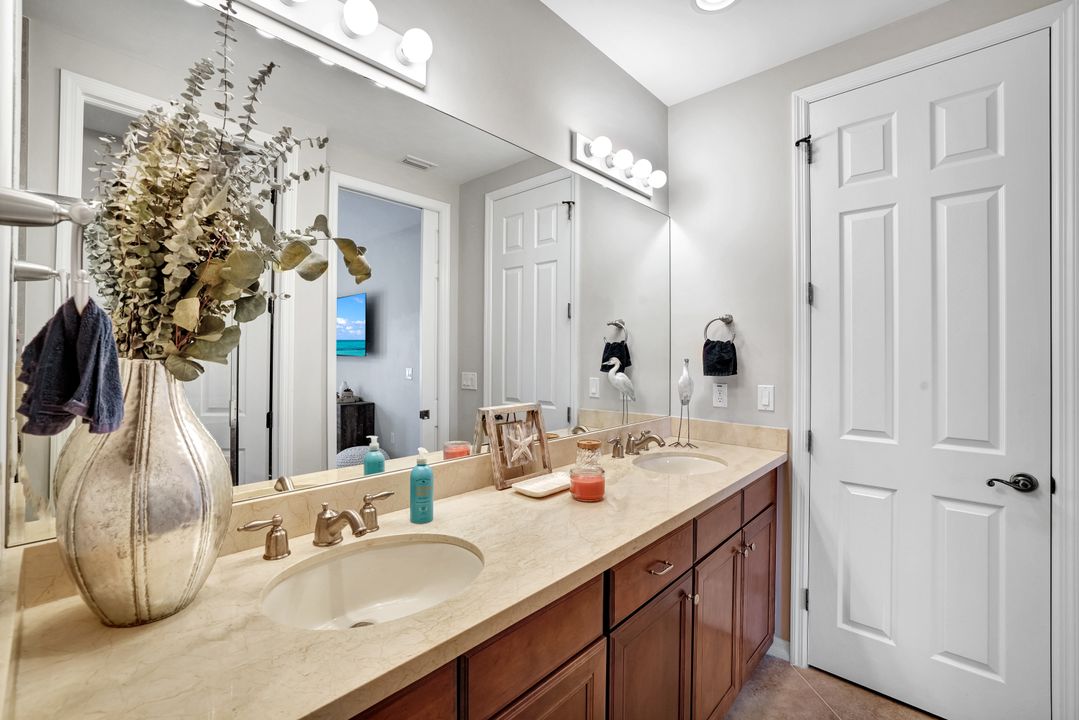 1383 Artesia Dr E #701, Naples, FL 34113