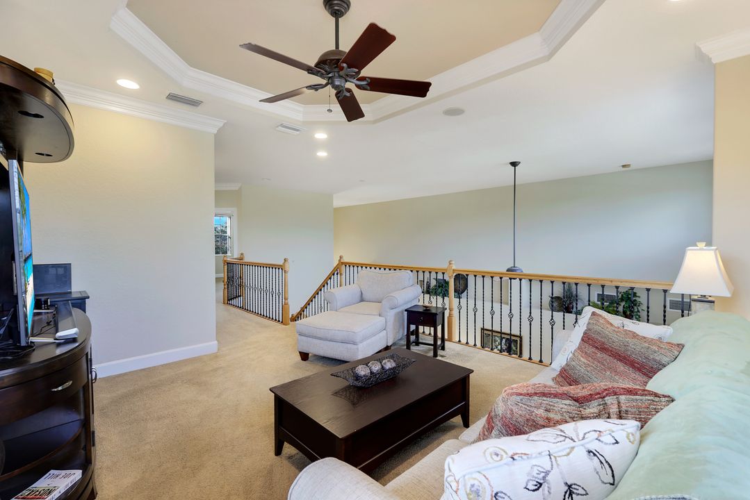 9175 Shale Ct, Naples, FL 34120