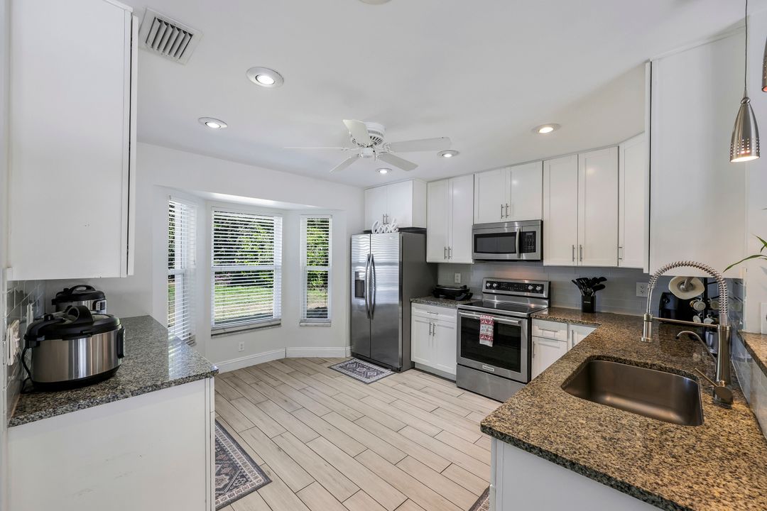 5770 Copper Leaf Ln, Naples, FL 34116