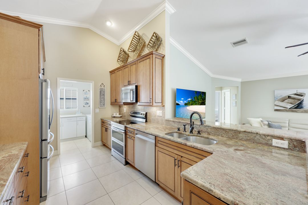 146 Plantation Cir, Naples, FL 34104