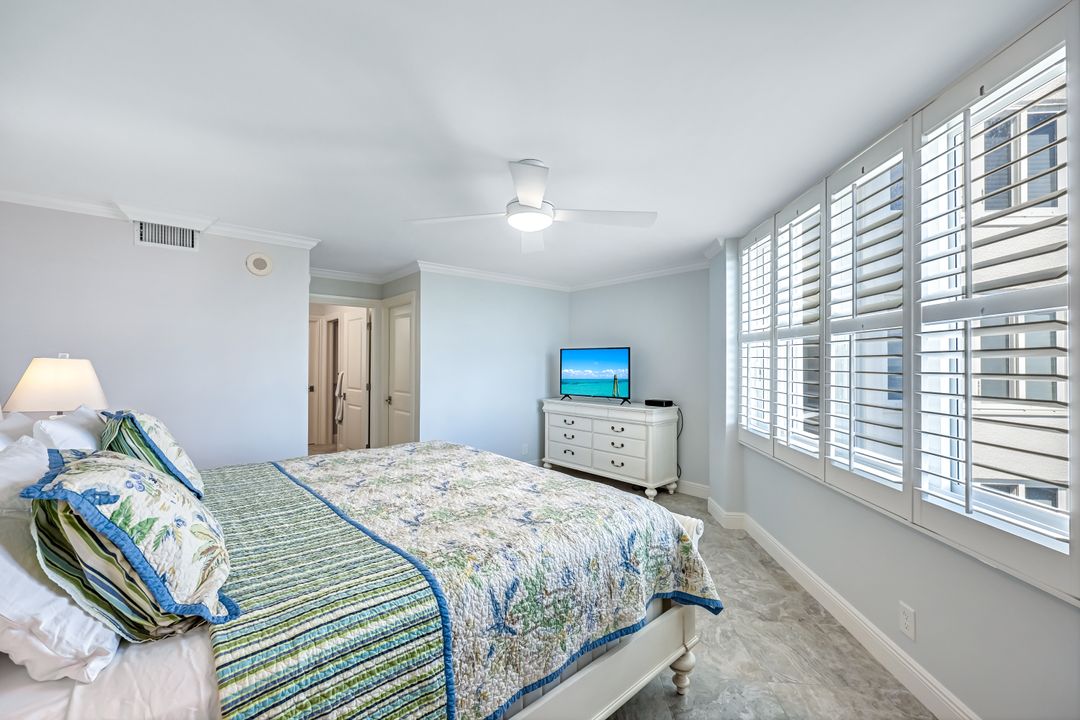 4041 Gulf Shore Blvd N #1108, Naples, FL 34103