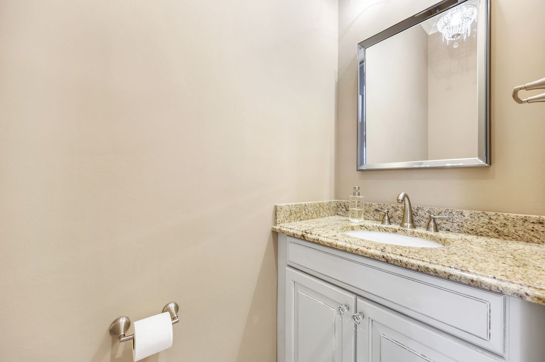 795 Bentwater Cir #204, Naples, FL 34108