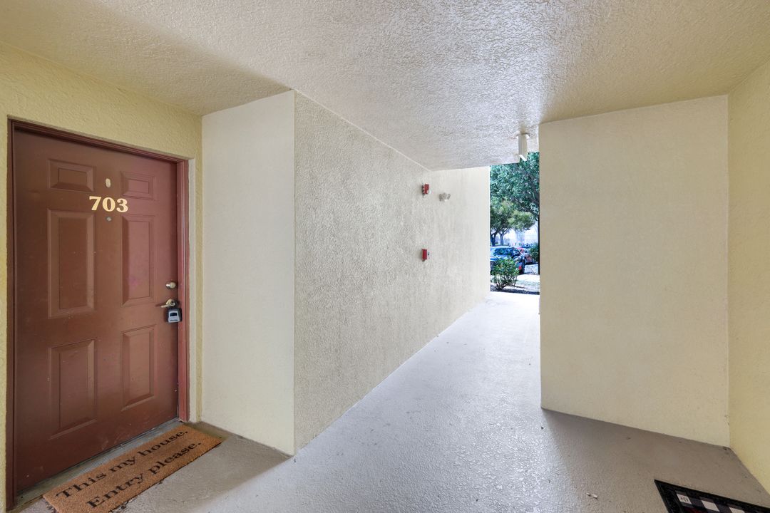 4105 Residence Drive #703, Fort Myers, FL 33901