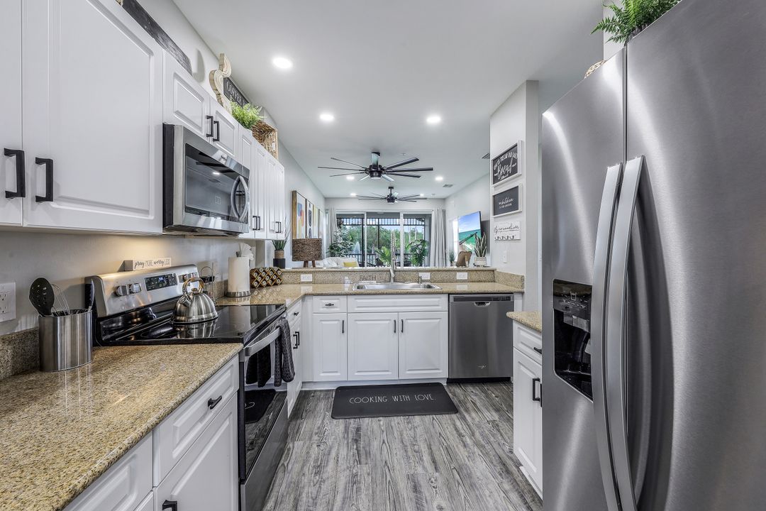 7950 Mahogany Run Ln #422, Naples, FL 34113