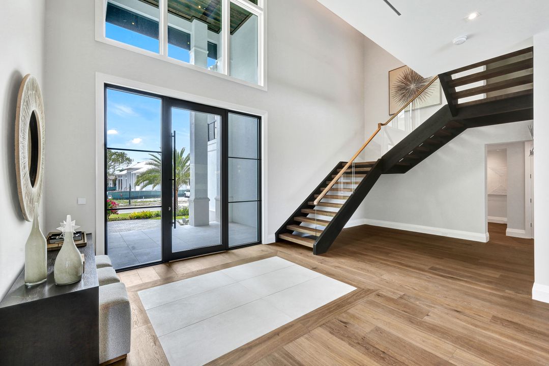 3401 Crayton Rd, Naples, FL 34102