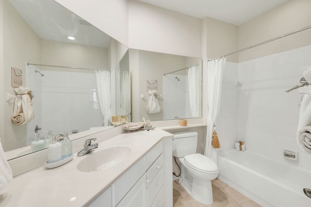 8490 Danbury Blvd #205, Naples, FL 34120
