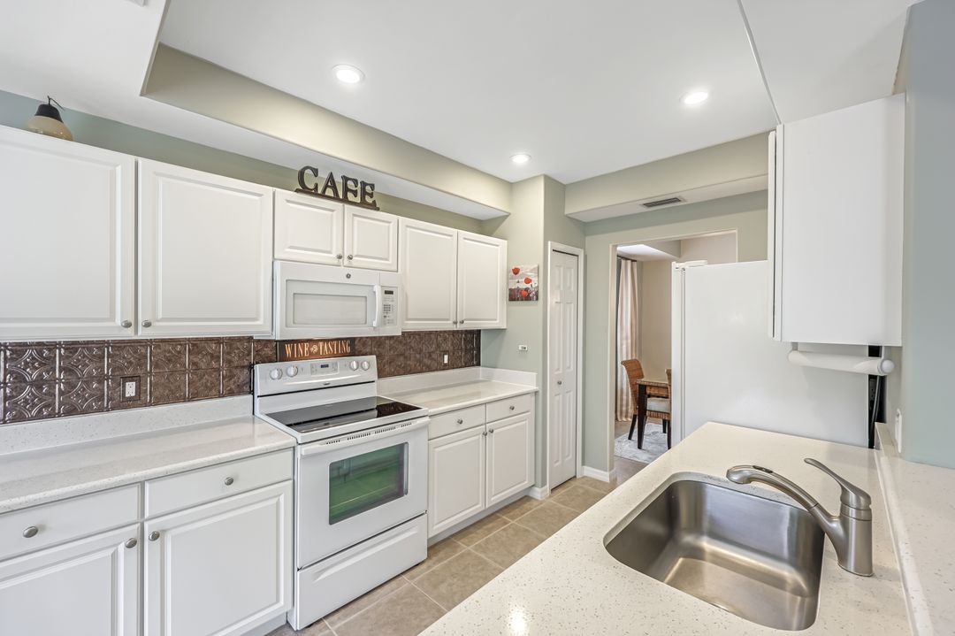 1375 Henley St #402, Naples, FL 34105