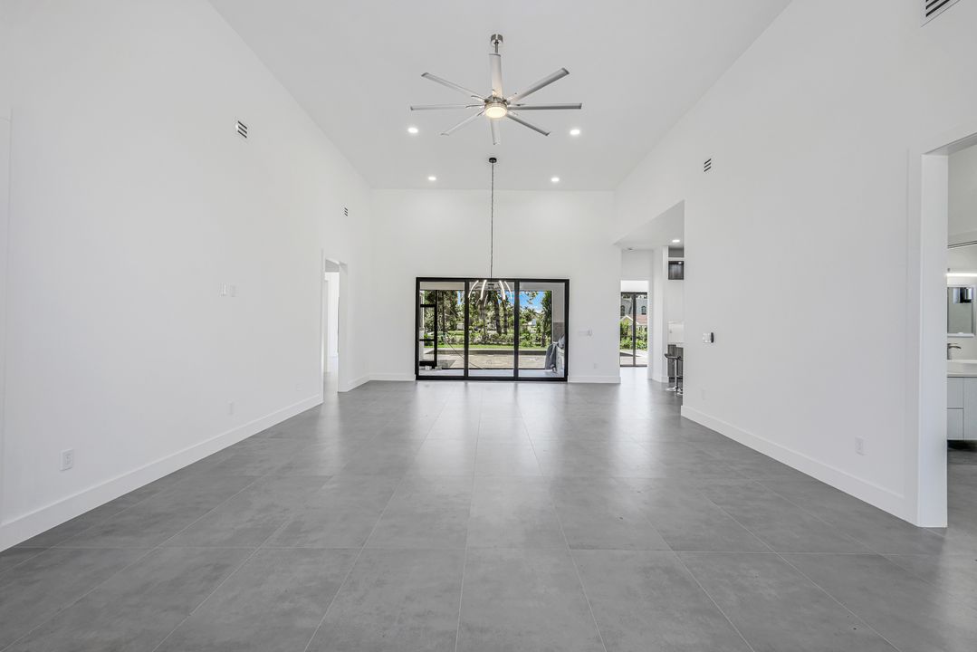 1332 Longwood Dr, Fort Myers, FL 33919