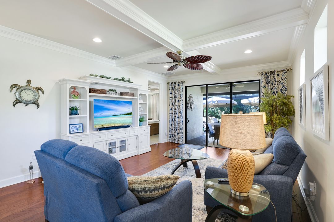 7121 Live Oak Dr, Naples, FL 34114