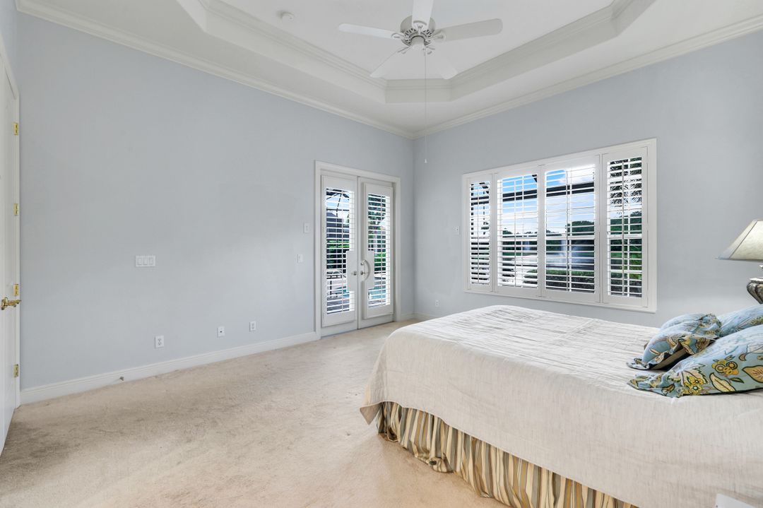 5799 Hammock Isles Dr, Naples, FL 34119