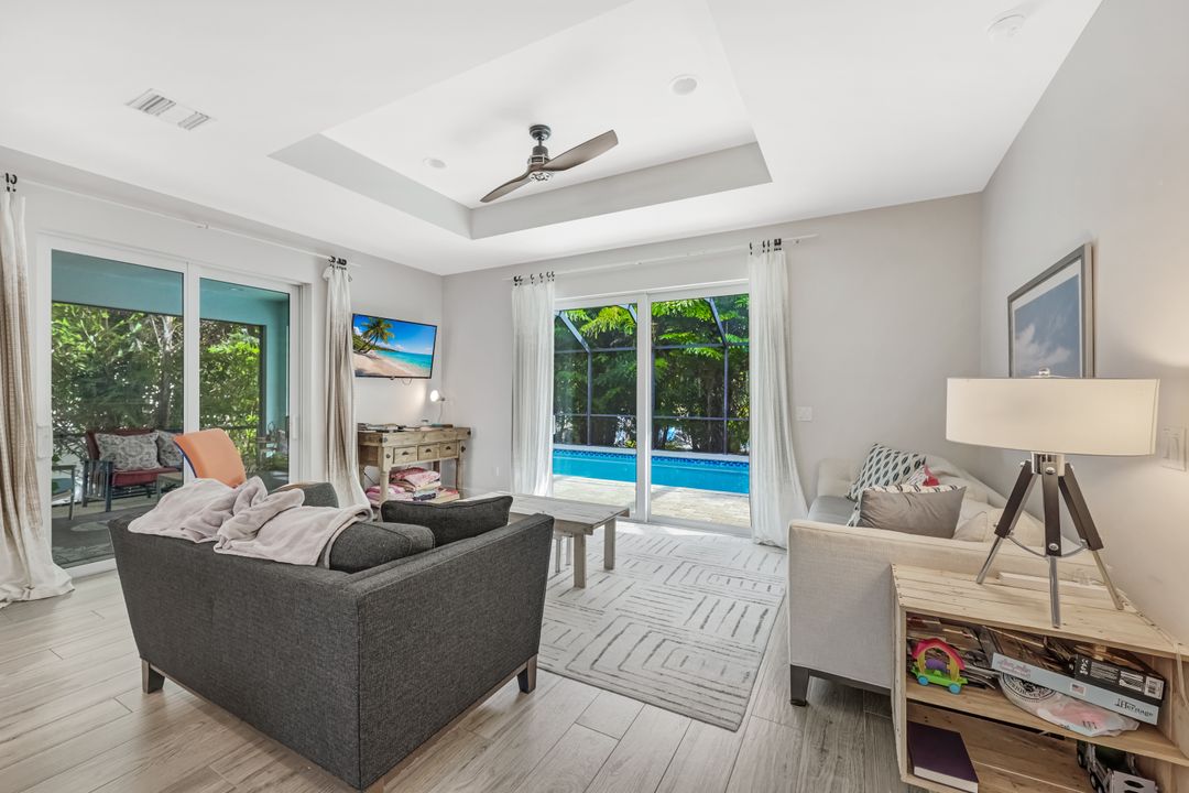 109 W Hilo St, Naples, FL 34113