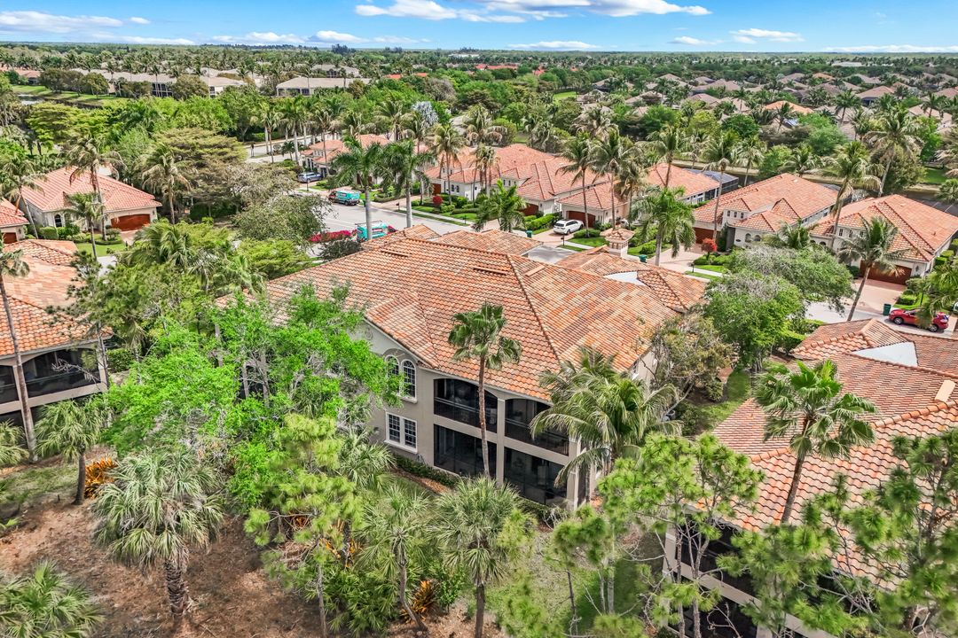 9097 Cherry Oaks Tr #201, Naples, FL 34114