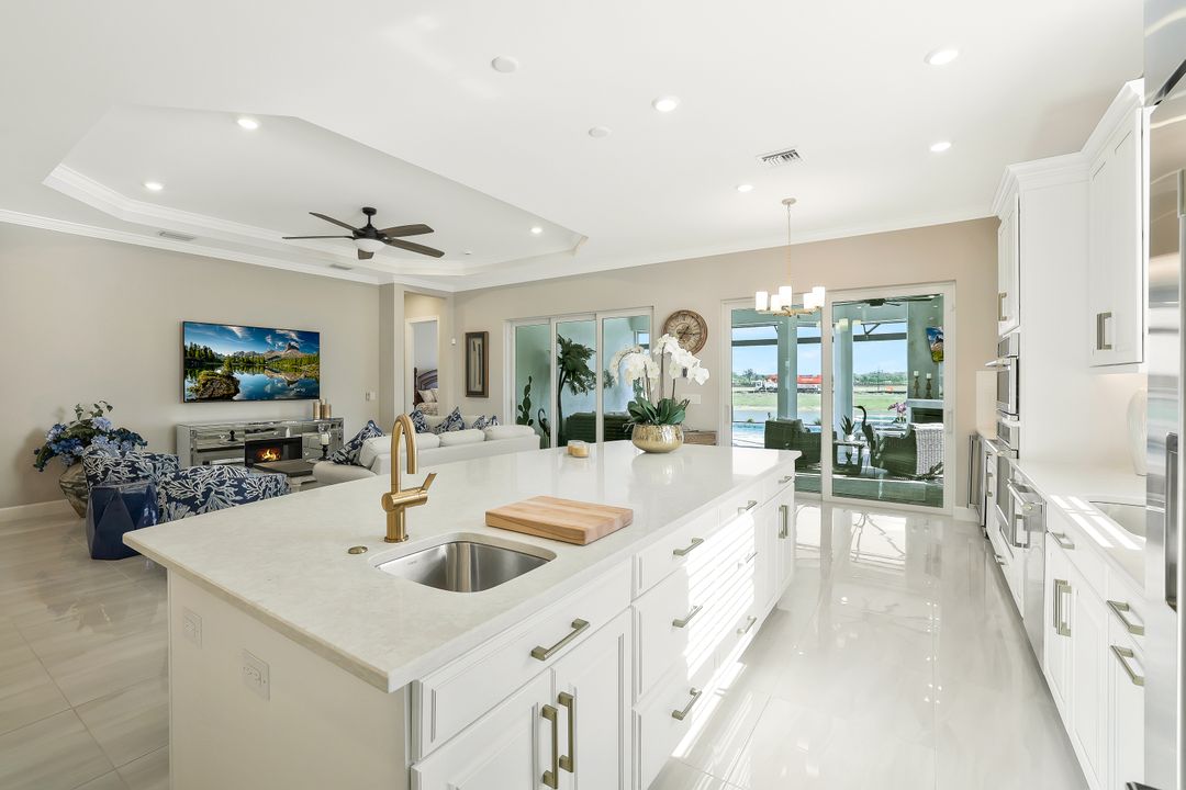 15710 Triesta Ln, Naples, FL 34114