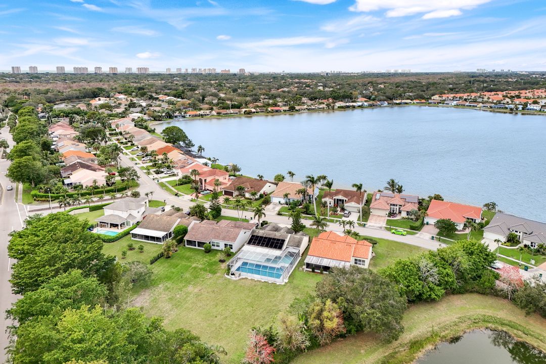 7234 Mill Pond Cir, Naples, FL 34109