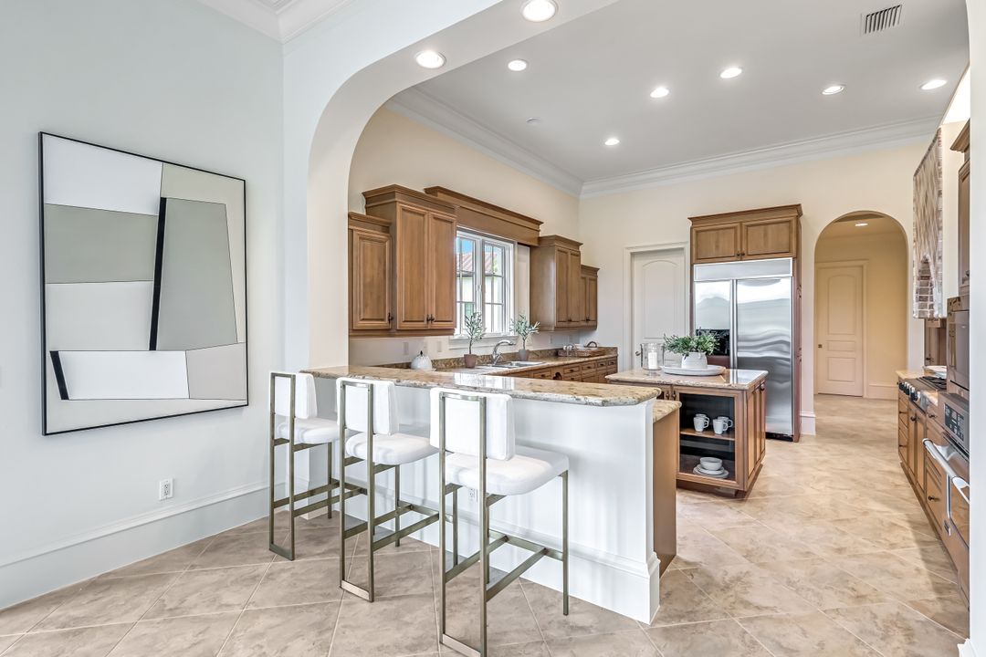 2861 Capistrano Way, Naples, FL 34105
