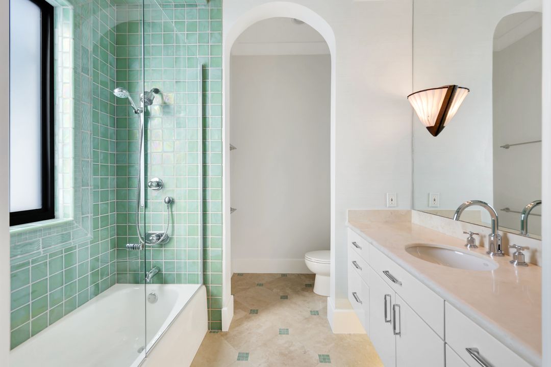 1450 Gulfstar Dr S, Naples, FL 34112