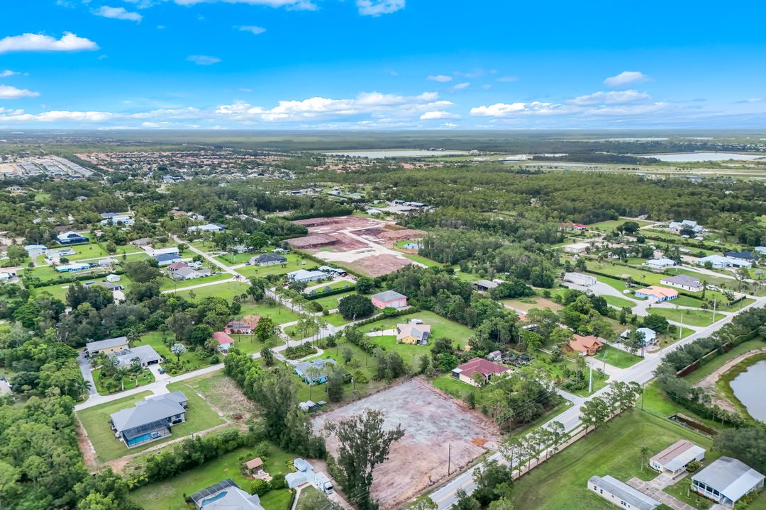 10451 Shangrila Rd, Bonita Springs, FL 34135