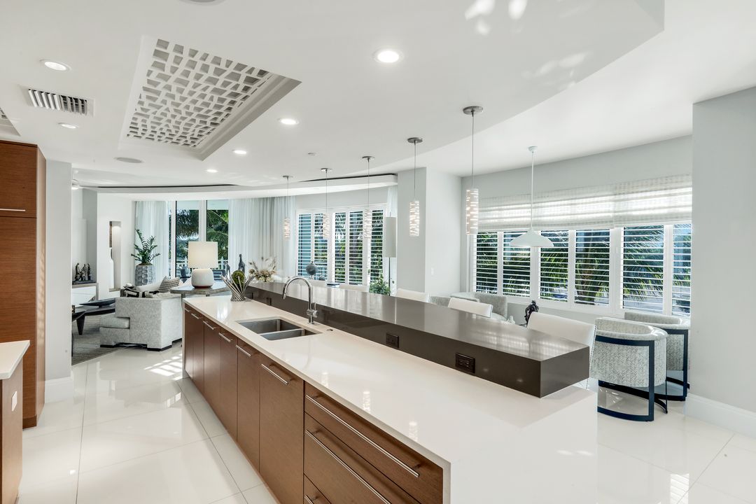 13665 Vanderbilt Dr #301, Naples, FL 34110