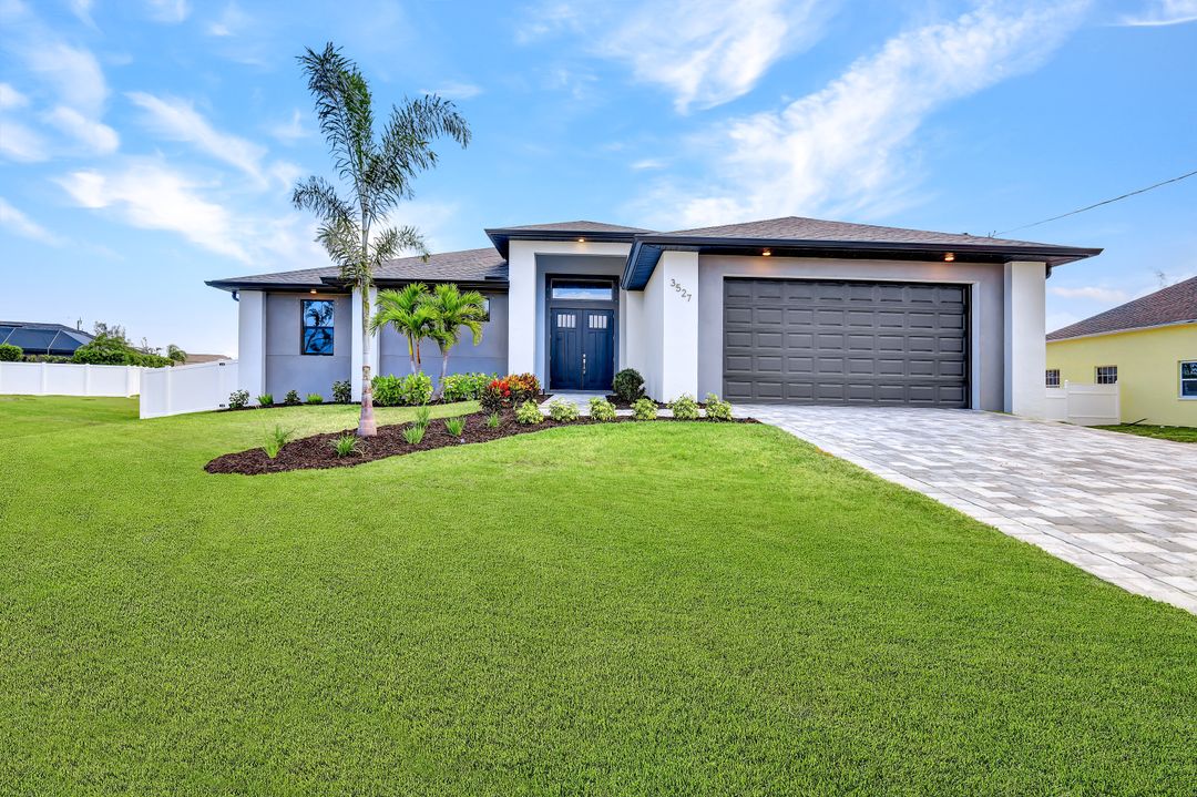 3527 SW 4th Ln, Cape Coral, FL 33991
