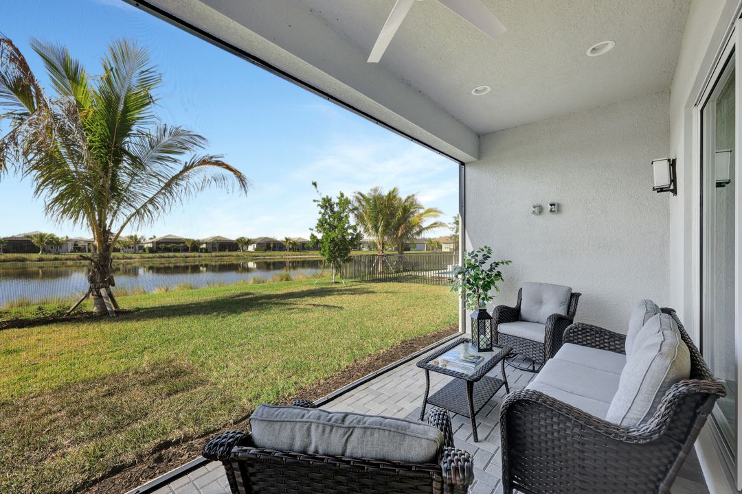 12418 Dahlia Ct, Naples, FL 34120
