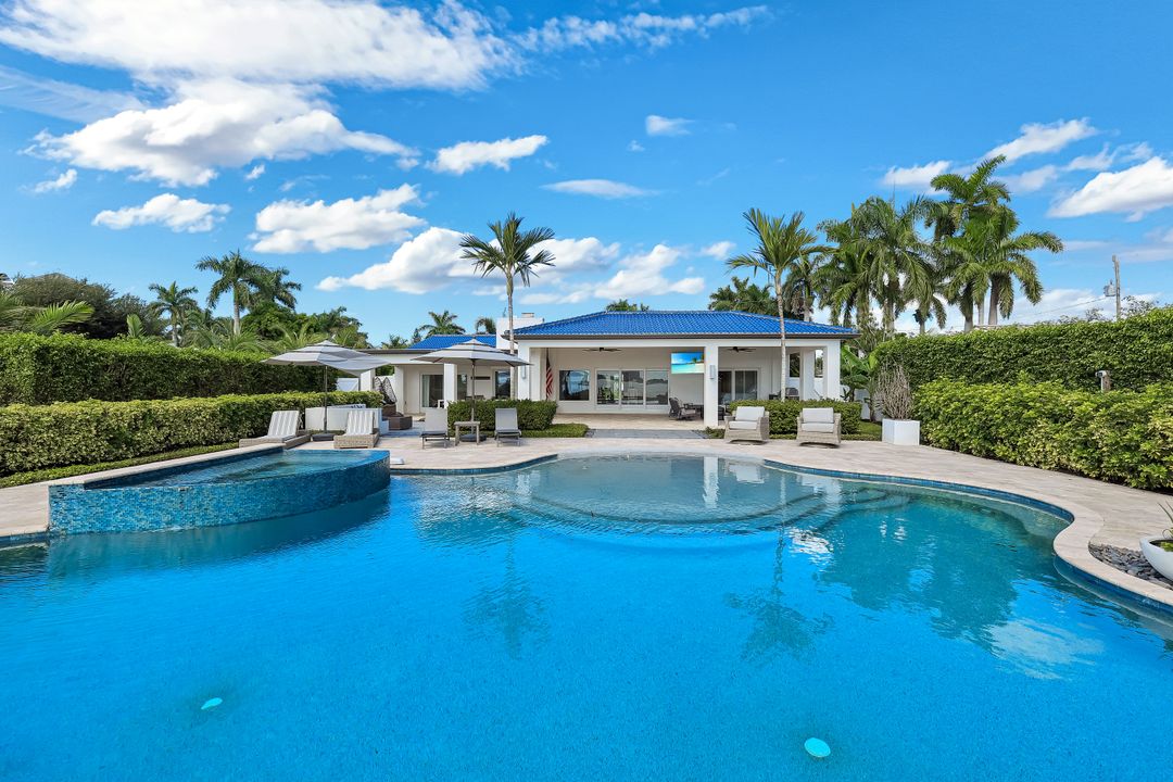 5327 Nautilus Dr, Cape Coral, FL 33904