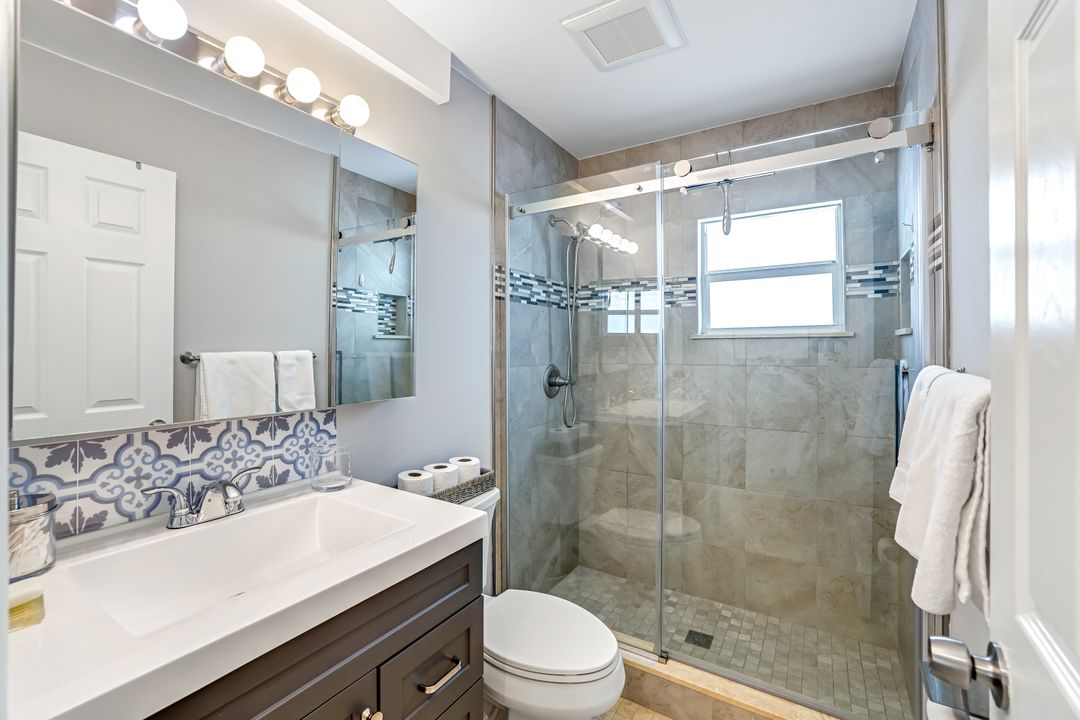 10095 7th St N #3, Naples, FL 34108