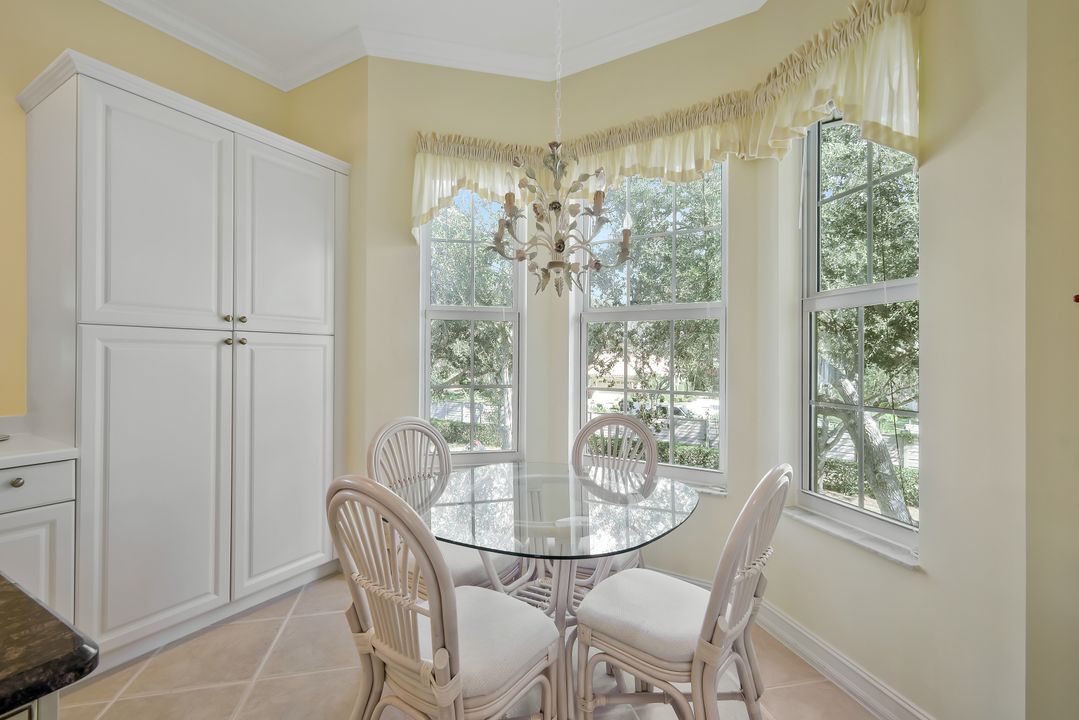 5025 Blauvelt Way #202, Naples, FL 34105