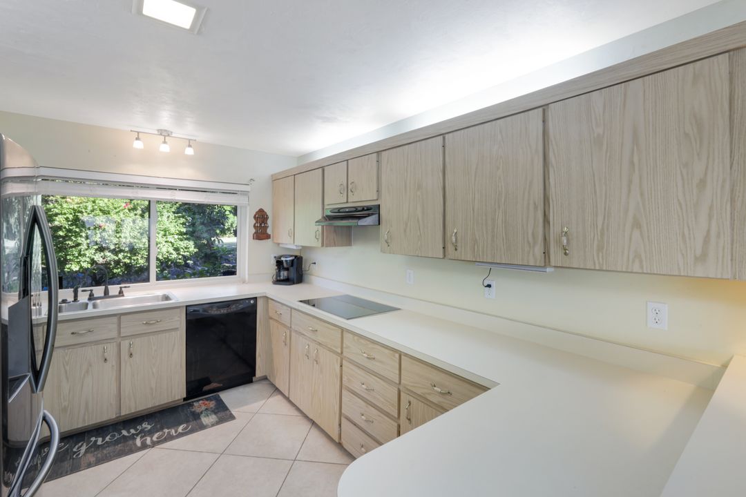 9960 Treasure Cay Ln, Bonita Springs, FL 34135