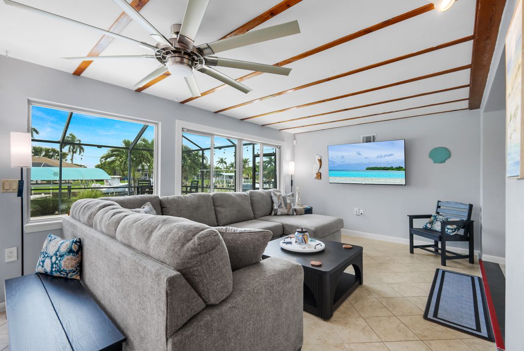 4305 SE 1st Ave, Cape Coral, FL 33904